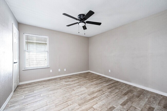 Building Photo - 9510 Barracuda Dr