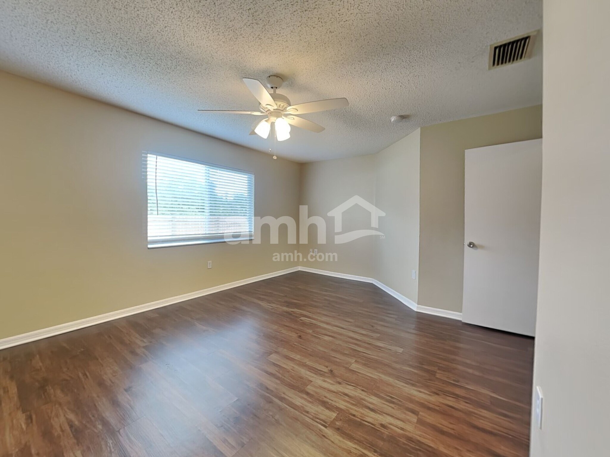 Building Photo - 519 Scarlet Maple Ct