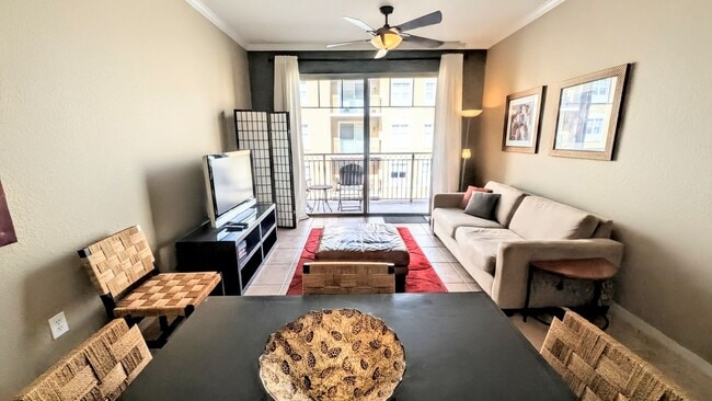 Building Photo - ANNUAL TURNKEY FURNISHED downtown Sarasota in luxury condominium!