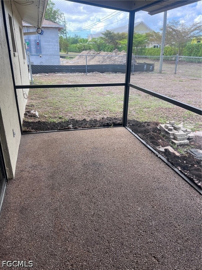 Building Photo - 1416 SE 1st Pl