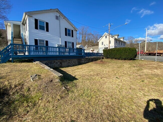 Building Photo - 54 Bridge St