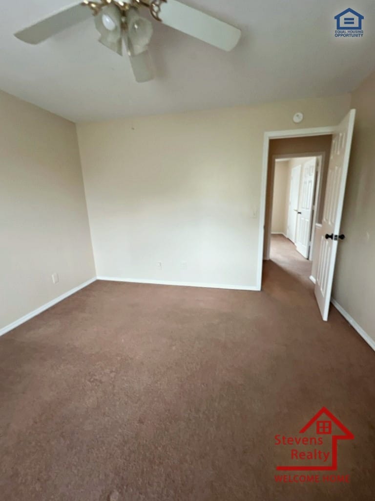 Building Photo - 402 Peek Dr