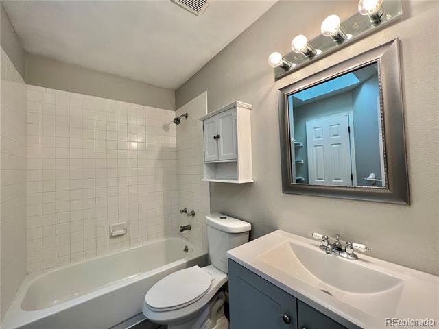 Building Photo - 652 Longfellow Ln