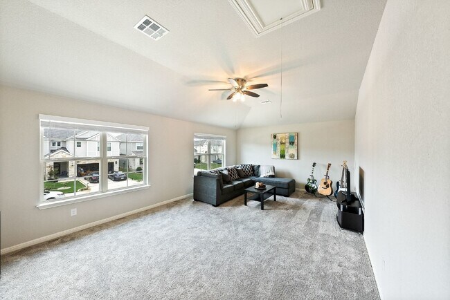 Building Photo - Rental Home w/ a POOL!!!