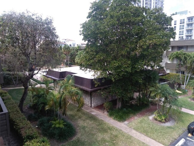 Building Photo - 8335 SW 72nd Ave