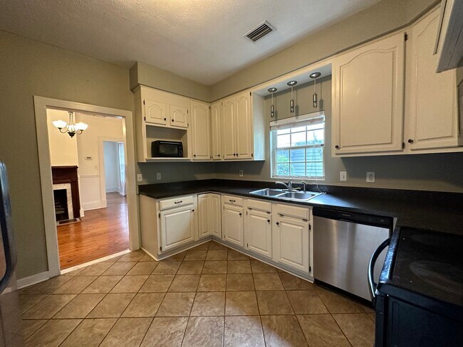 Building Photo - Heart of Riverside/Avondale