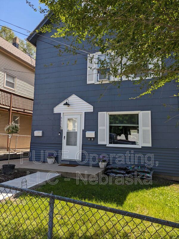 Building Photo - 1115 William St