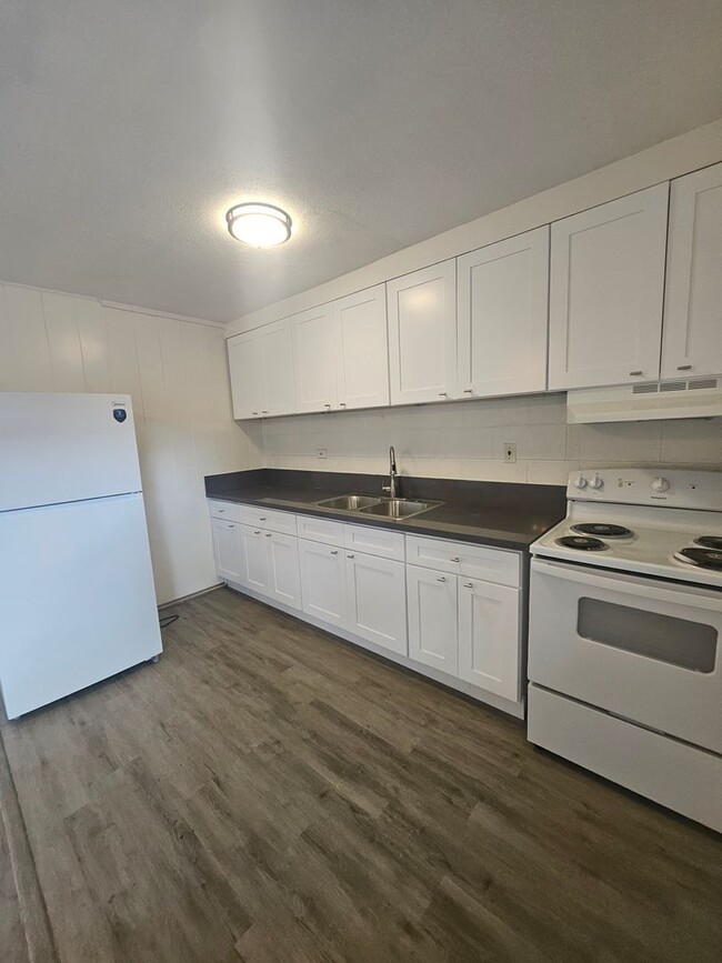 Building Photo - Newly Renovated 1 Bedroom in Hilo