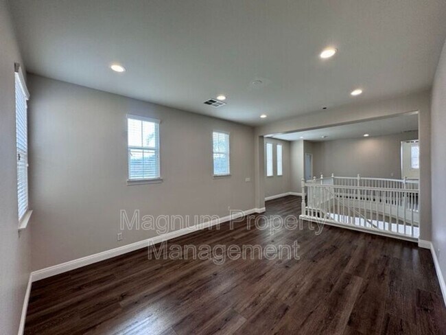 Building Photo - 34333 Northhaven Dr