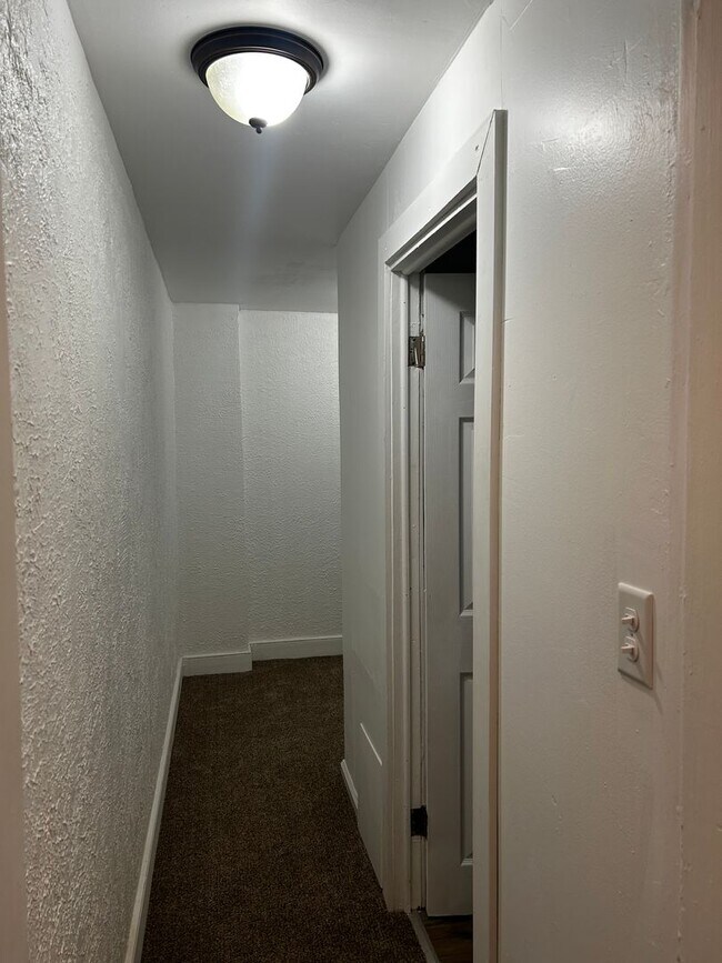 Building Photo - Newly Renovated 4 Bedroom Home in York City School District!