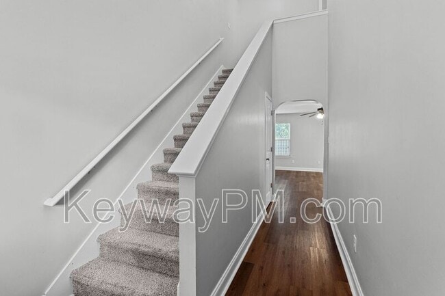 Building Photo - 1132 Sierra Ln