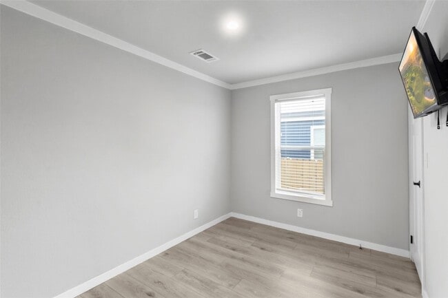 Building Photo - 119 Mooney Rd