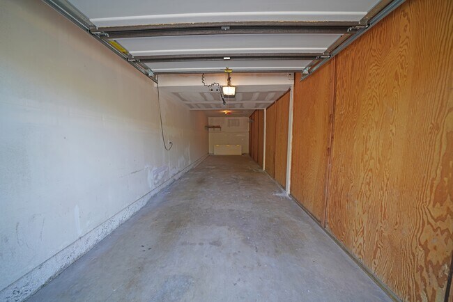 Building Photo - 28015 Sarabande Ln