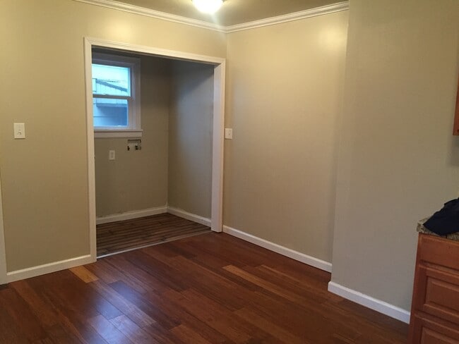 Building Photo - Beautifully remodeled 2 bed 1 bath home in Springfield!