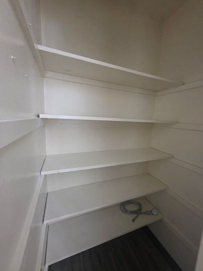 Building Photo - 522 Smithridge Park