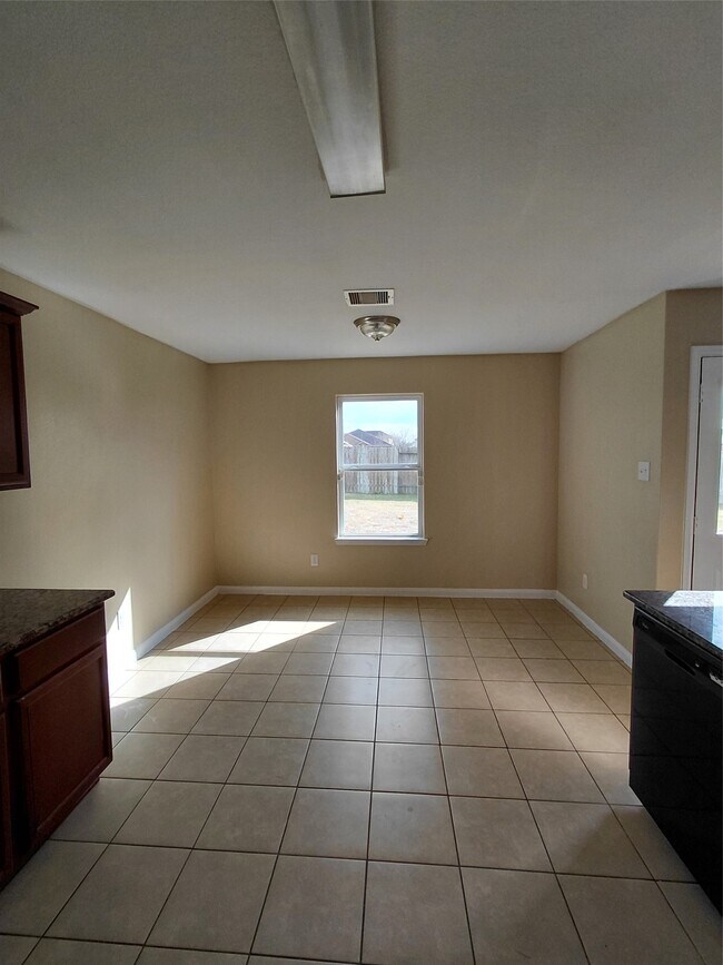 Building Photo - 8902 Stagewood Dr