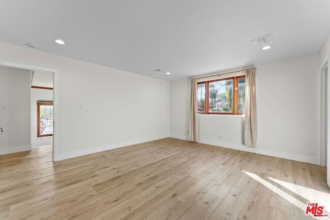 Building Photo - 15123 Greenleaf St