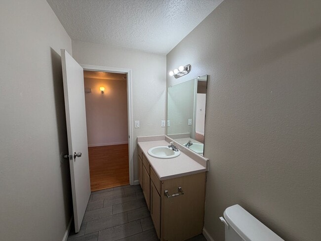 Building Photo - 3 Bedroom Single Story Home Available Near Unser Blvd NW & Irving Blvd NW