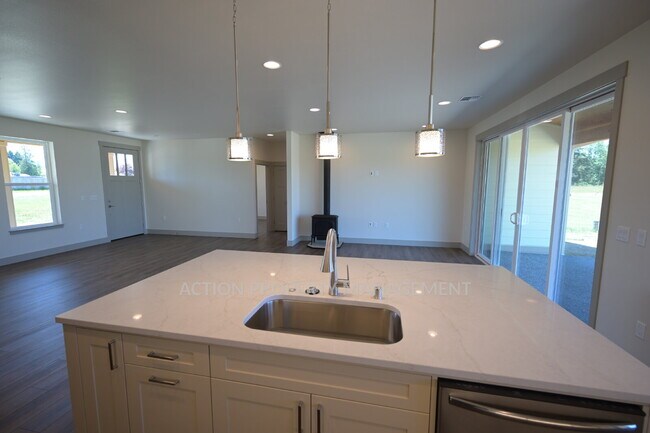 Building Photo - Beautiful no-step entry 3 bed 2 bath home in Sequim