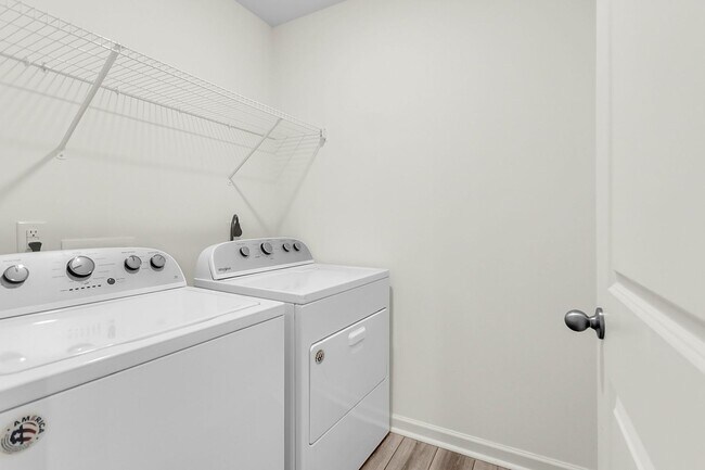 Building Photo - 424 Pender Woods Dr
