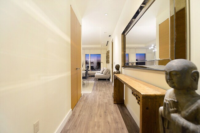 Building Photo - 3750 S Las Vegas Blvd