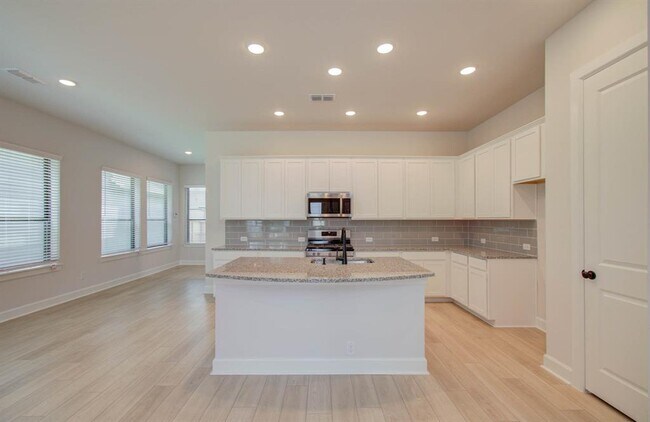 Building Photo - 1515 Noble Pk Dr