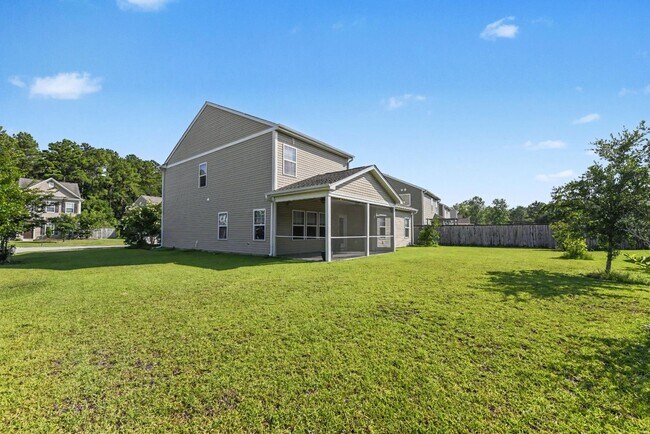 Building Photo - 121 Rockingham Way