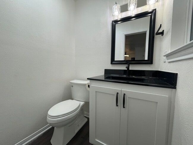 Building Photo - 1306 N 42nd St