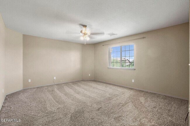 Building Photo - 5028 Silver Ranch Ave