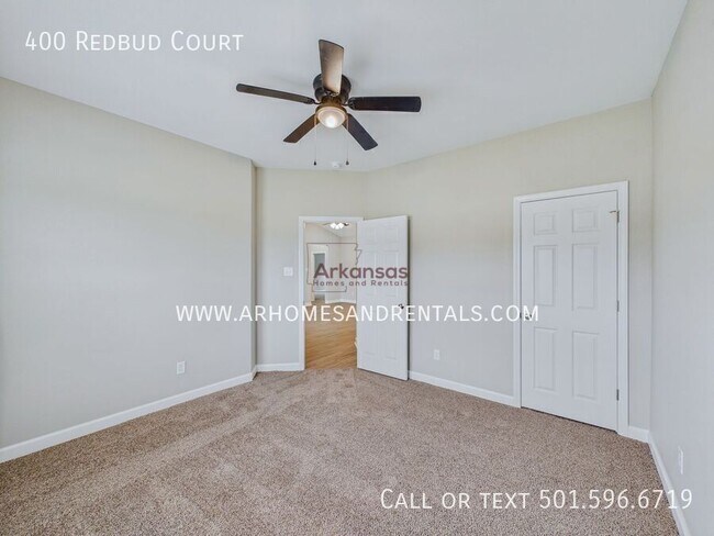 Building Photo - 400 Redbud Ct