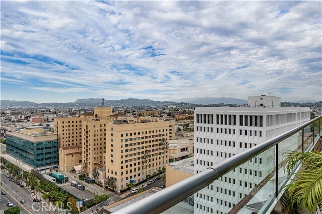 Building Photo - 1100 Wilshire Blvd