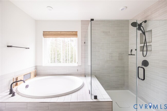 Building Photo - 11585 Kings Pond Dr