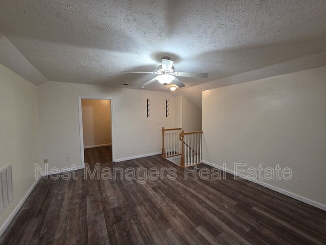 Building Photo - 7732 Redwood Ave