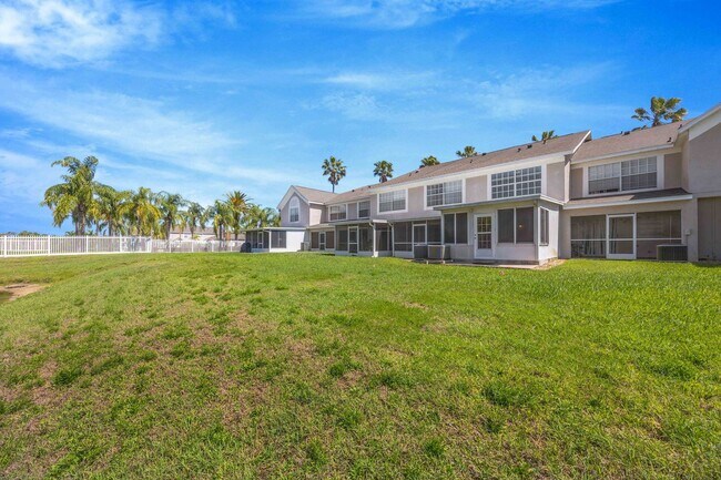 Building Photo - 2 Bedroom and 2.5 Bathroom Townhouse