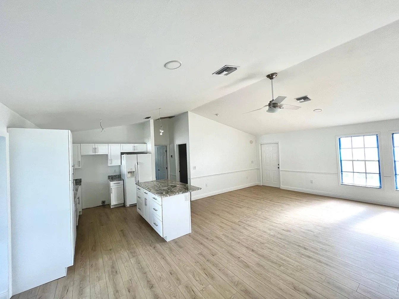 Building Photo - 1804 SW 38th Ln