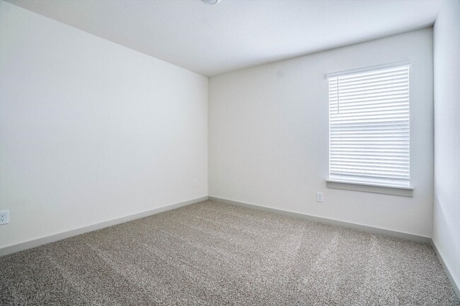 Building Photo - 428 Millbrook Blvd