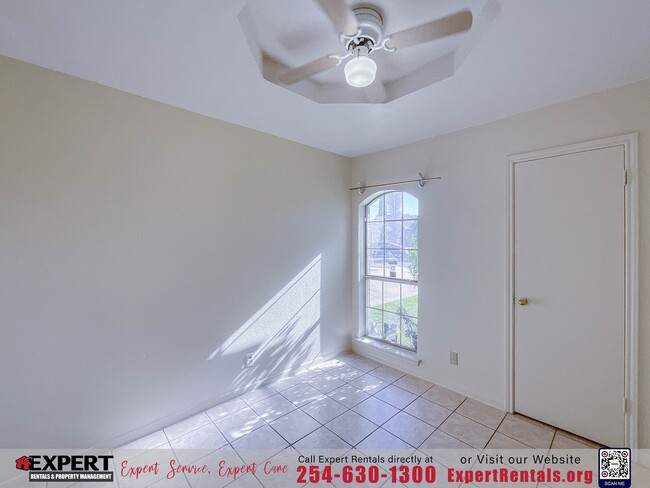 Building Photo - Light-Filled, Open-Concept Home in Killeen!