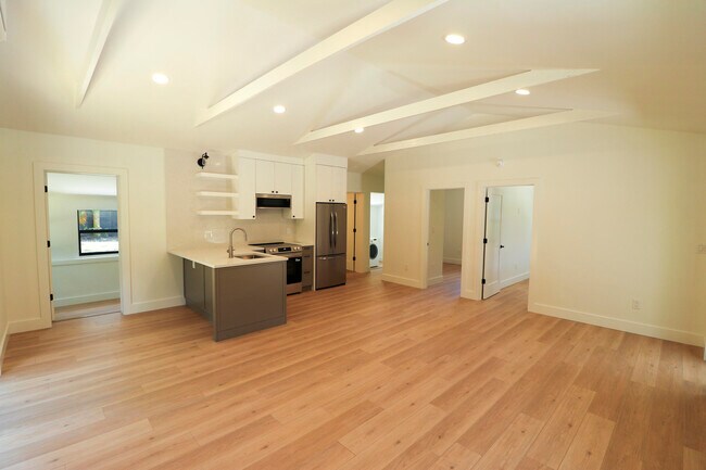 Building Photo - 2101 Riverland Rd