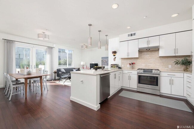 Building Photo - 555 Innes Ave