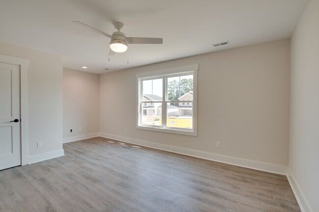 Building Photo - 100 Grace Rdg Wy