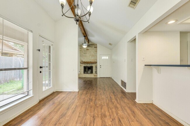 Building Photo - 16041 Stoneham Cir