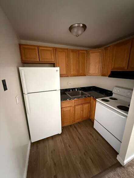 Building Photo - 16 Niles St