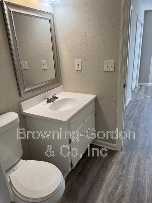 Building Photo - 319 N.Timberway Circle