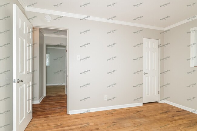 Building Photo - 1835 Shirlene Dr