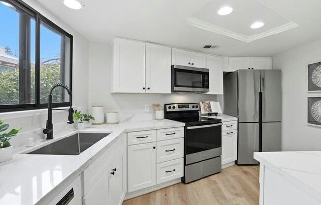 Building Photo - 1680 San Miguel Dr