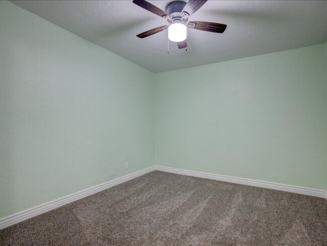 Building Photo - Spacious 4-Bedroom, 2-Bath Home with Extended Driveway & Large Backyard