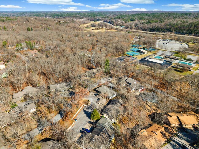 Building Photo - 9 August Ln