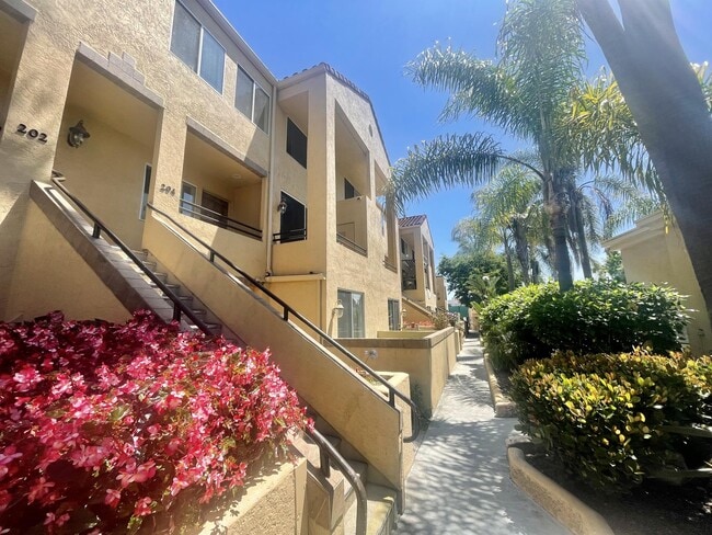 Building Photo - 3957 Nobel Dr