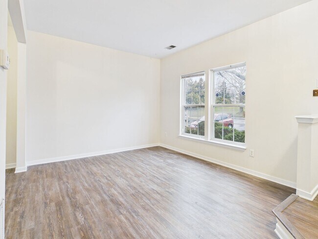 Building Photo - 5313 Golf Villa Ln