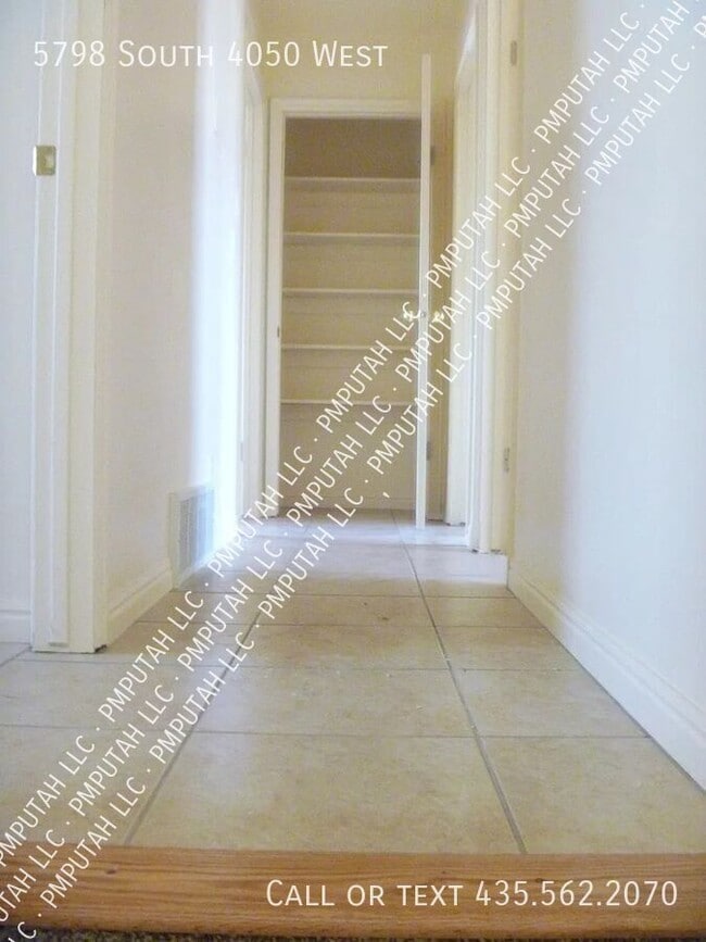 Building Photo - 5798 4050 W St